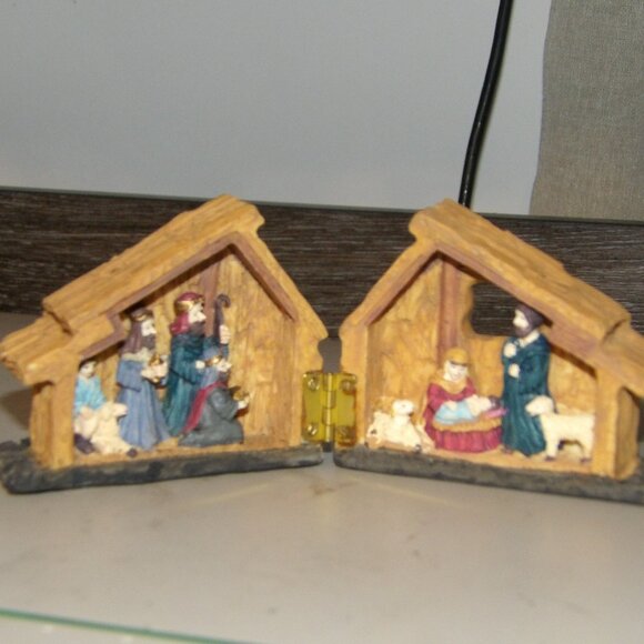 Fold Up Nativity Christmas Decoration - Picture 5 of 8